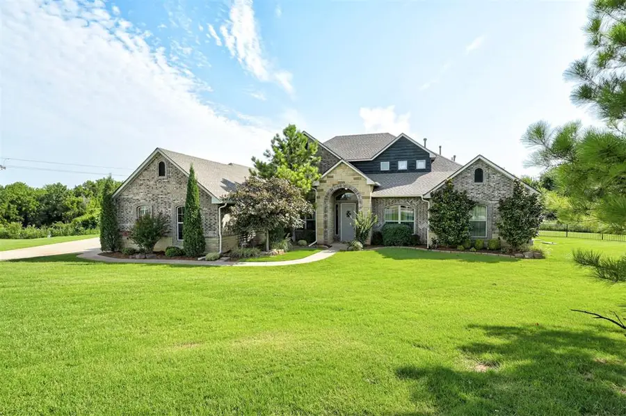 13400 Ridge Circle, Edmond, OK 73025 - Image #2