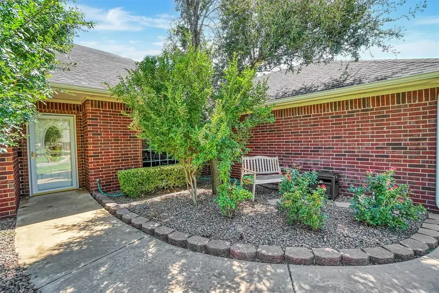 504 N Quail Run, Altus, OK 73521 - Image #2