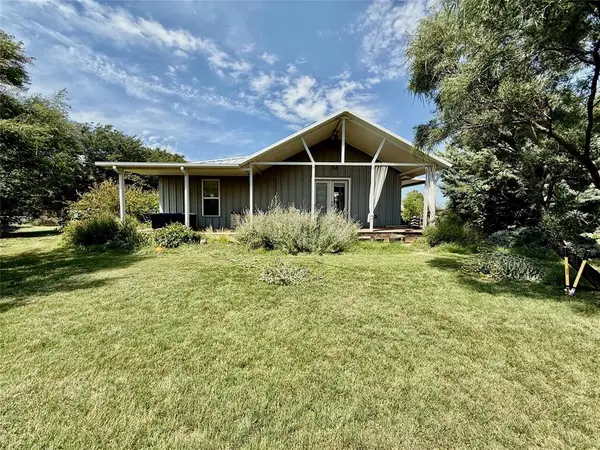 21553 73 Highway, Foss, OK 73647