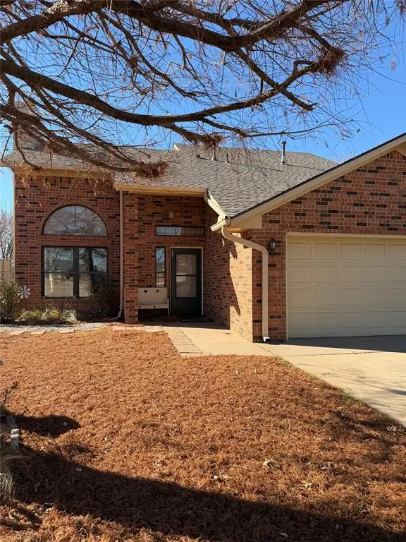 905 N Towne Circle, Altus, OK 73521 - #2