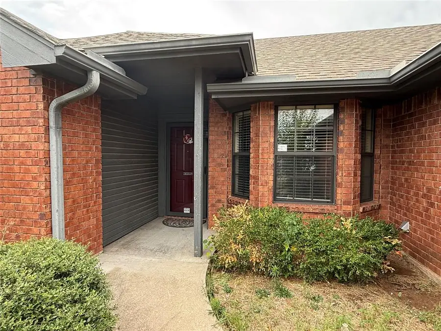 6816 SW Drakestone Boulevard, Lawton, OK 73505 - Image #2