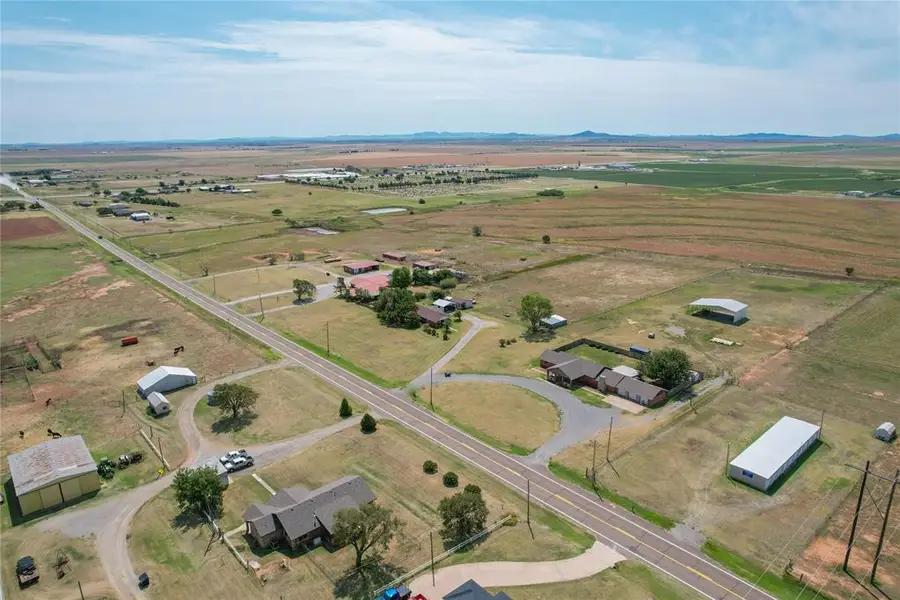 1826 E Iris Avenue, Hobart, OK 73651 - Image #2