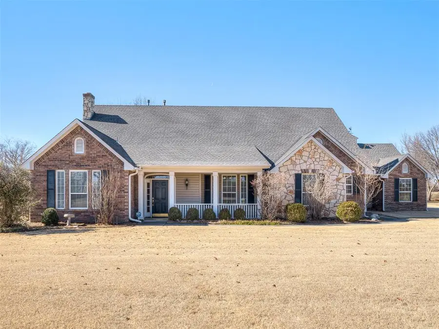 105 S Olde Bridge Road, Moore, OK 73170 - #2