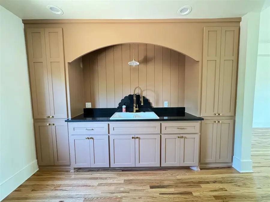 124 W Noble Avenue, Guthrie, OK 73044 - Image #3