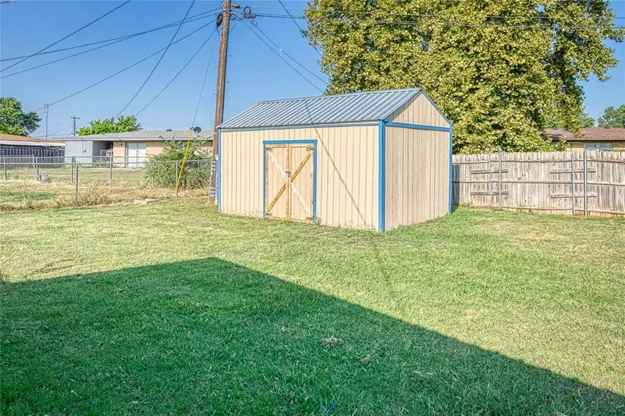 306 Potomac Road, Burns Flat, OK 73624 - Image #3