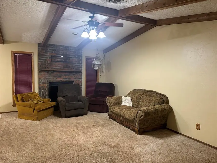 110 Peggy Drive, Elk City, OK 73644 - Image #2