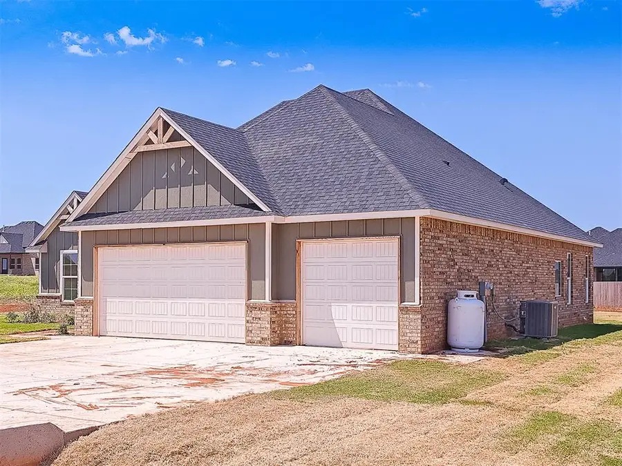 25304 Scarlett Street, Cashion, OK 73016 - Image #3