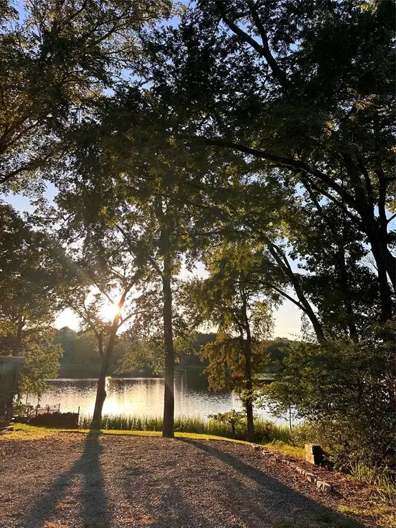 1106 Peninsula Drive, Fort Towson, OK 74735 - Image #1