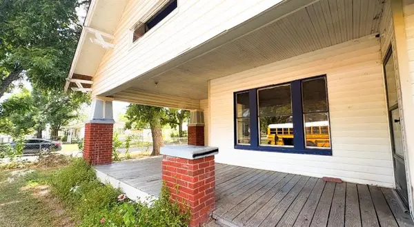 501 NW E St Street, Ardmore, OK 73401