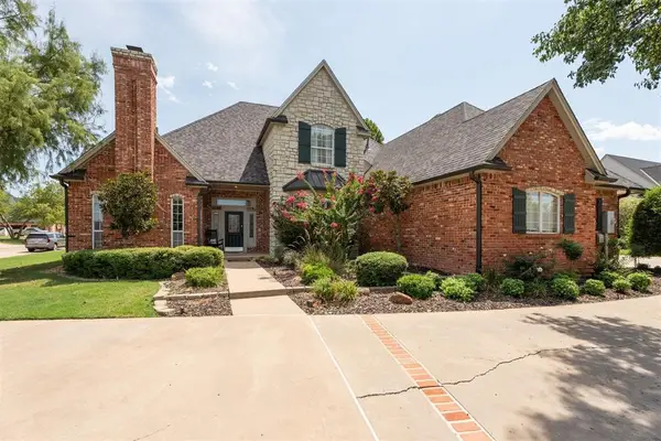 6104 Laquinta Drive, Edmond, OK 73025