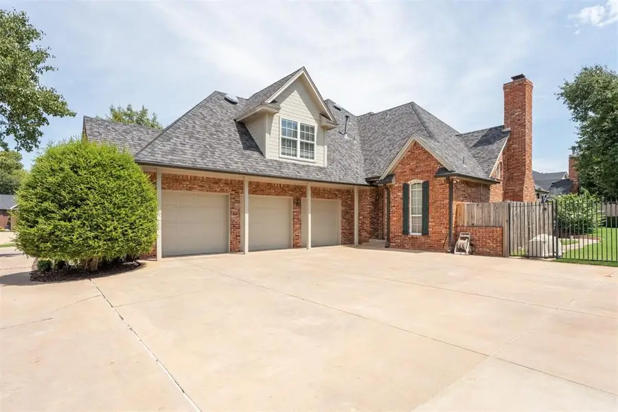 6104 Laquinta Drive, Edmond, OK 73025 - Image #2