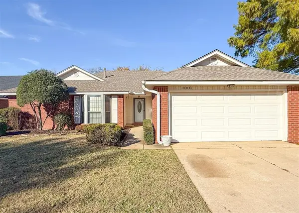 10041 Aberdeen Lane, Yukon, OK 73099