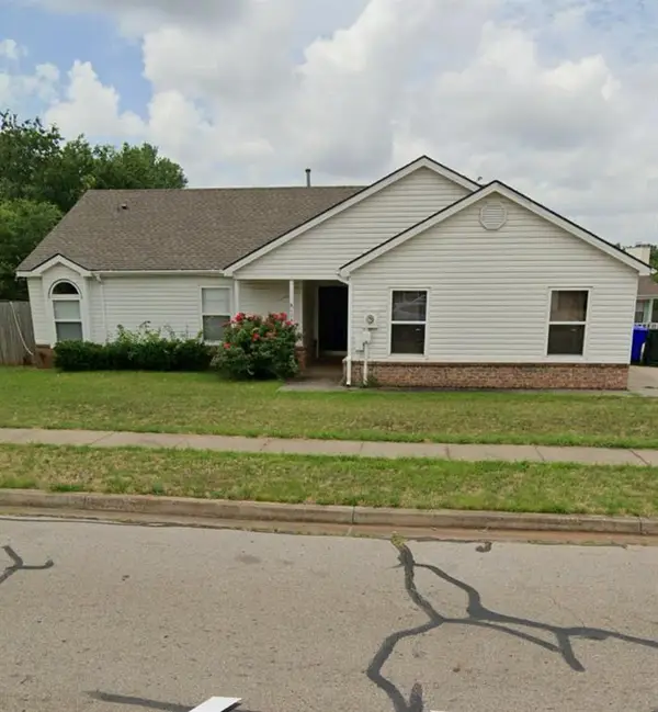 1044 Shadowlake Road, Norman, OK 73071