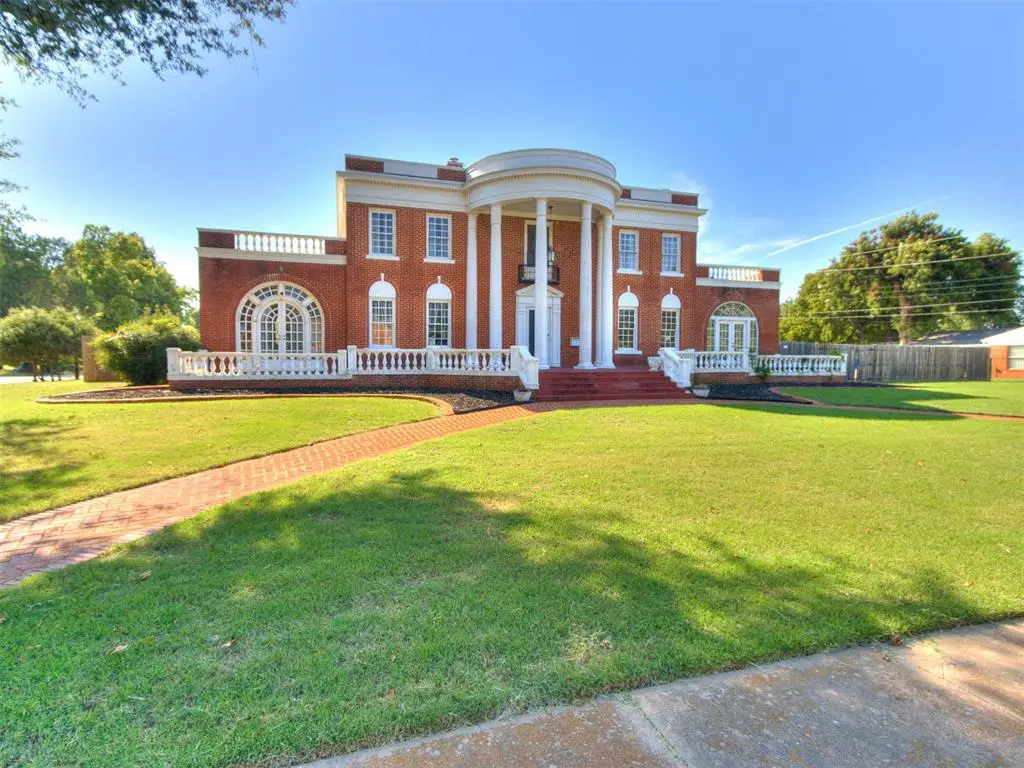 828 S 12th Street, Chickasha, OK 73018 - Image #1