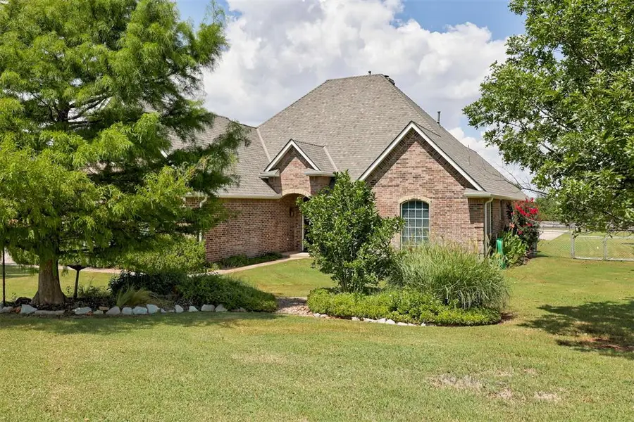 10300 Sundance Drive, Yukon, OK 73099 - Image #3