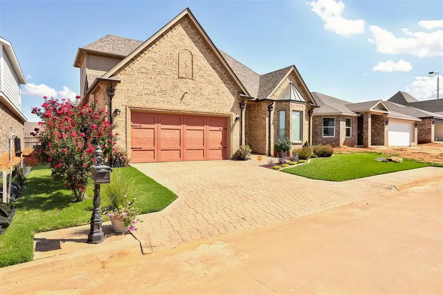 806 Chateau Court, Kingfisher, OK 73750 - Image #2