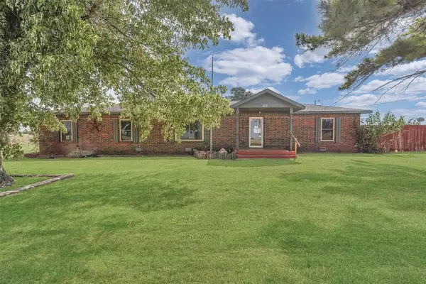 1816 S Highway 66, Sayre, OK 73662