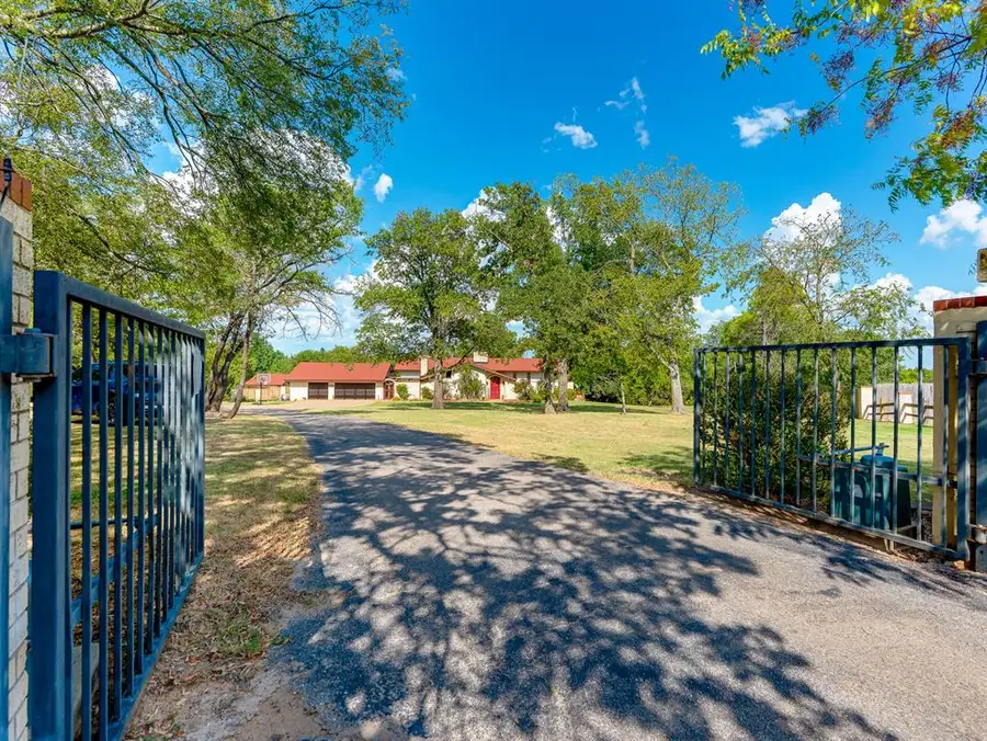 1404 Charles Drive, Shawnee, OK 74804 - #2