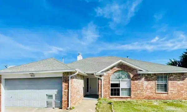903 Queens Circle, Edmond, OK 73034