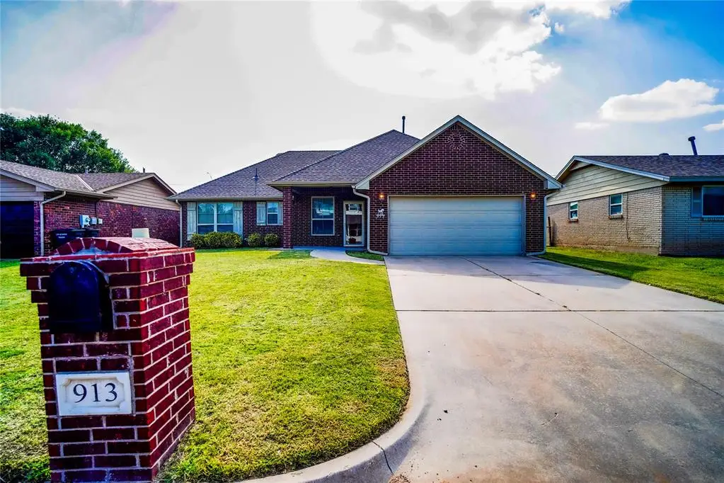 913 S Howard Avenue, Moore, OK 73160 - Image #1