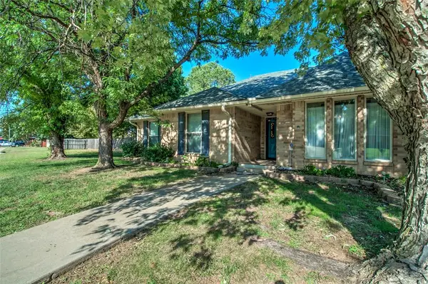 1301 Sylvan Sand, Yukon, OK 73099