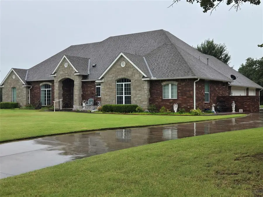 16406 Sandstone Circle, Choctaw, OK 73020 - Image #2