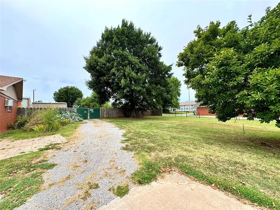 2804 S 4th Street, Chickasha, OK 73018 - Image #3