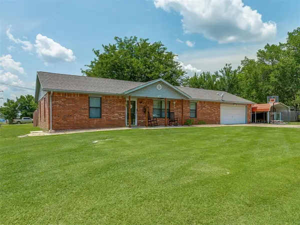 124 S 5th Avenue, Stroud, OK 74079