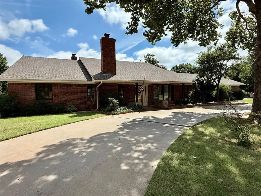 321 Red Fork, Clinton, OK 73601 - Image #2