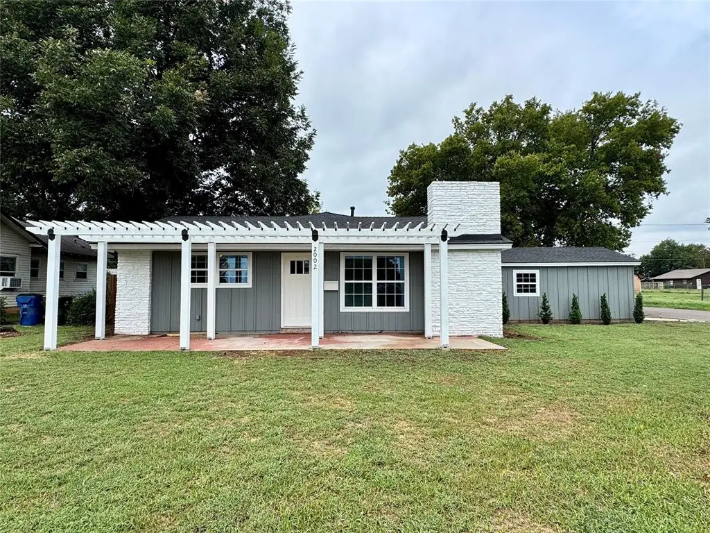 2002 S 20th Street, Chickasha, OK 73018 - Image #1