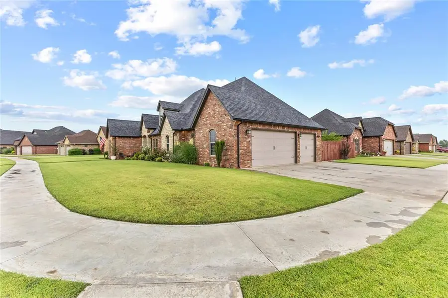 1300 Crimson Drive, Weatherford, OK 73096 - Image #2