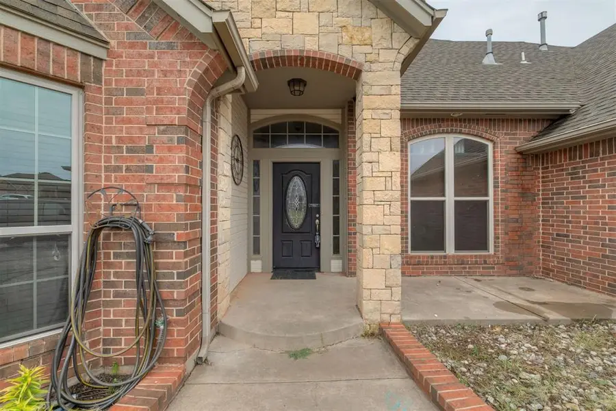245 E Atlanta Terrace, Mustang, OK 73064 - Image #2