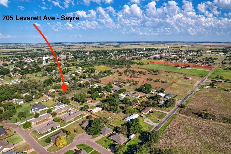705 E Leverett Avenue, Sayre, OK 73662 - Image #2