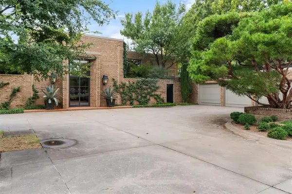 1606 Dorchester Drive, Nichols Hills, OK 73120