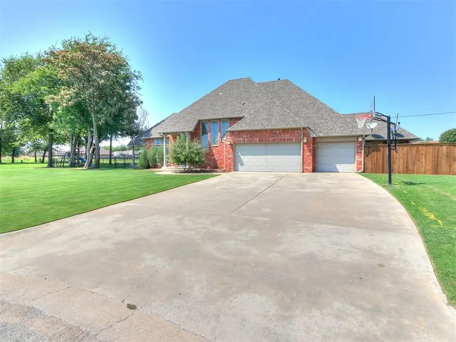 533 N Fonshill Avenue, Oklahoma City, OK 73117 - Image #2