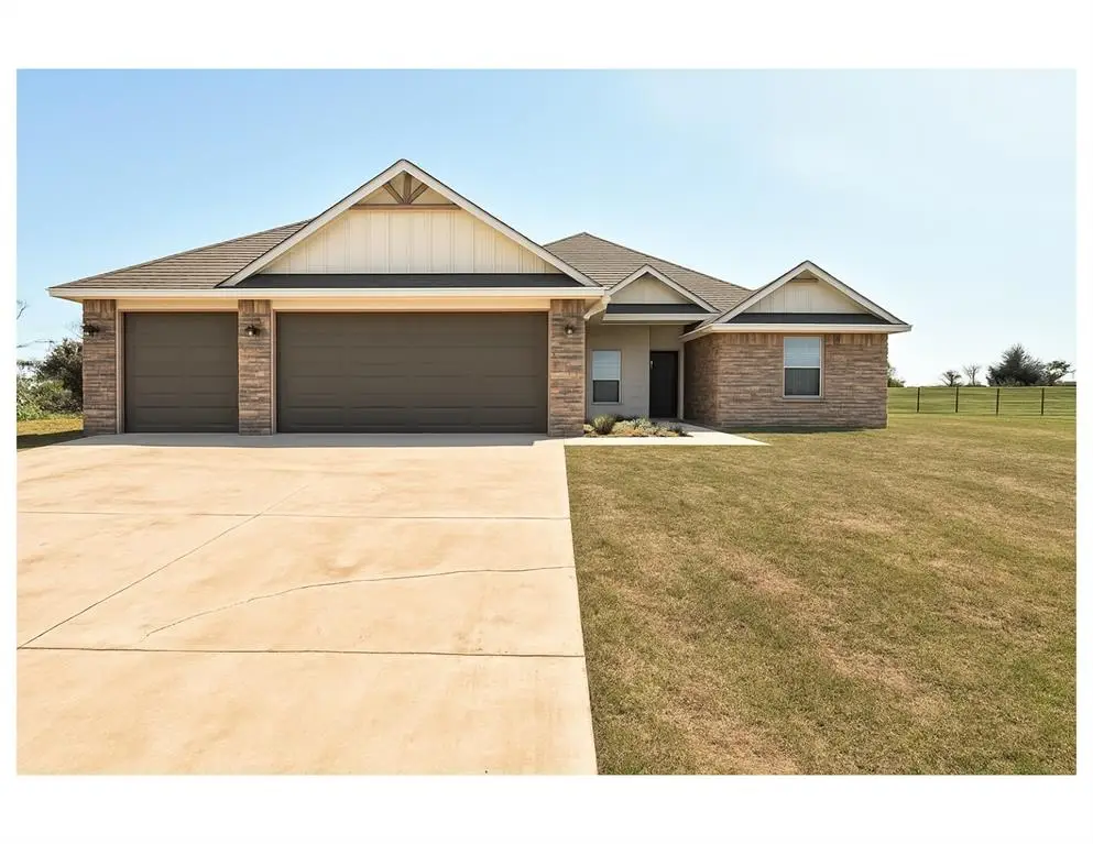 2155 Hux Drive, Blanchard, OK 73010 - Image #1