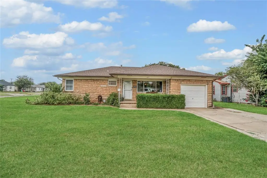 121 Pine Avenue, Altus, OK 73521 - Image #1