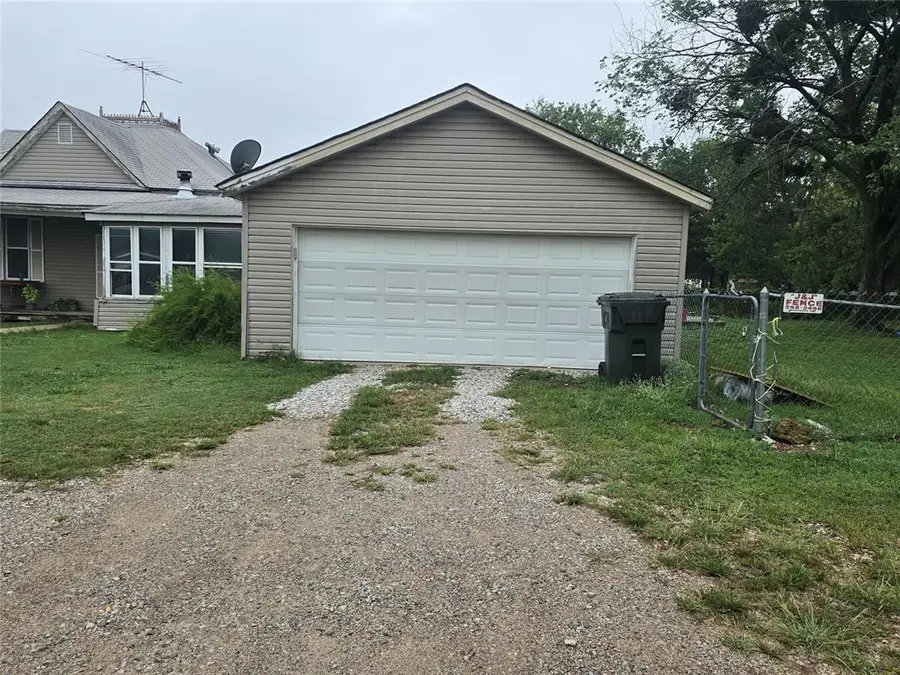 303 W Main Street, Tecumseh, OK 74873 - Image #2