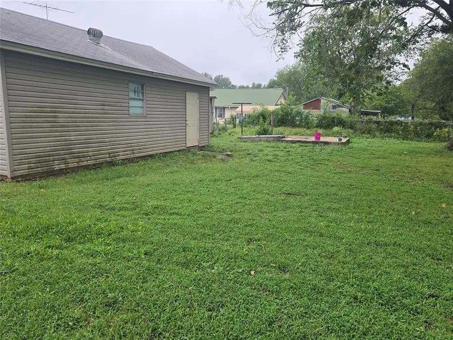 303 W Main Street, Tecumseh, OK 74873 - Image #3