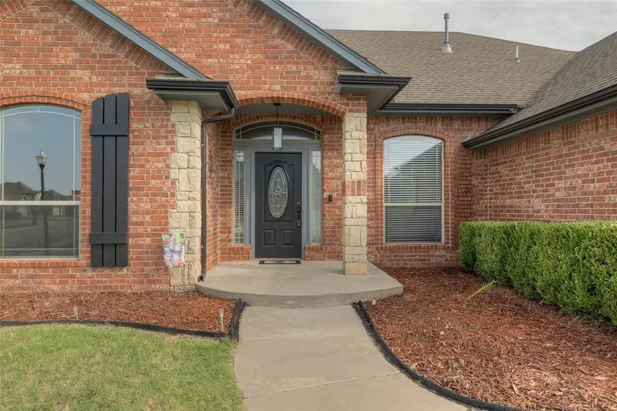 241 E Atlanta Terrace, Mustang, OK 73064 - Image #3