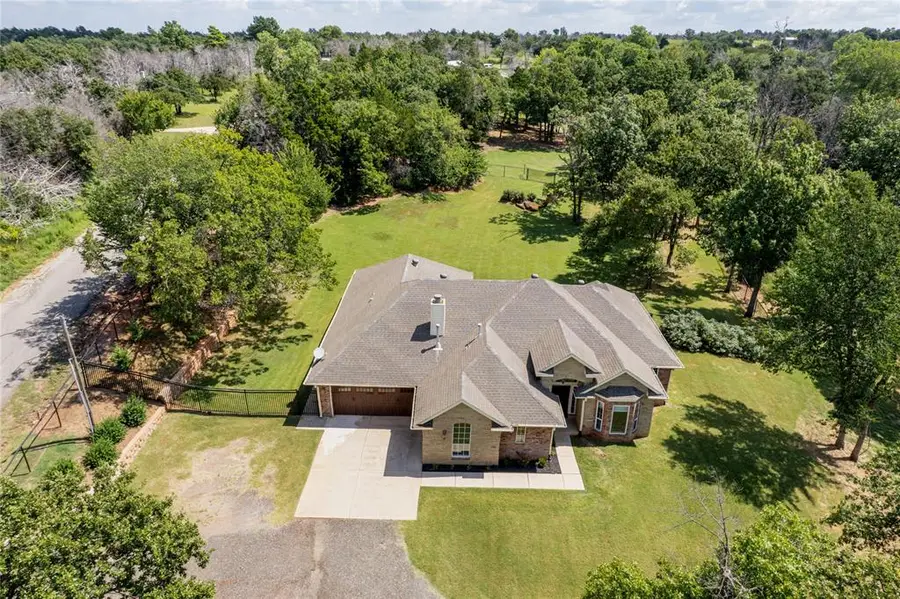 2351 E Lakewood Drive, Guthrie, OK 73044 - Image #2
