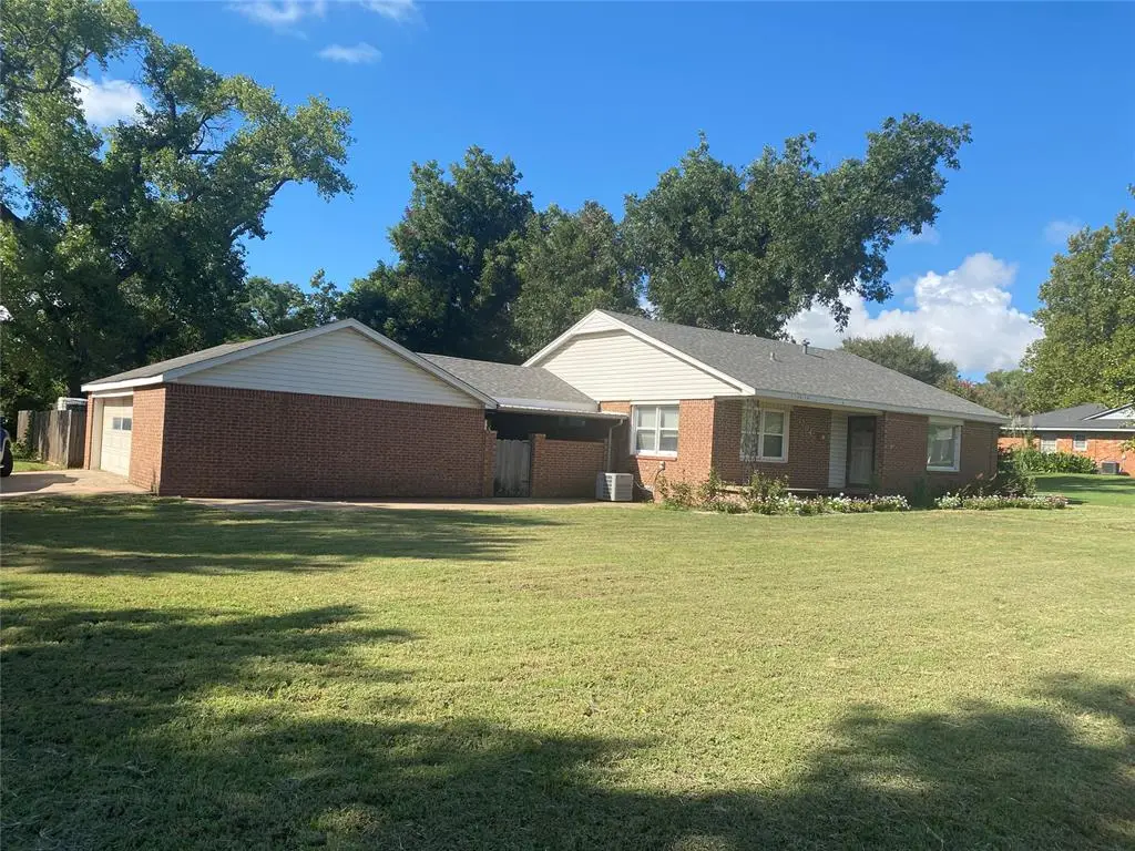 1204 W C Avenue, Elk City, OK 73644 - Image #1