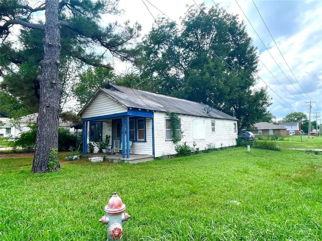 1349 Roosevelt Street, Seminole, OK 74868 - Image #1