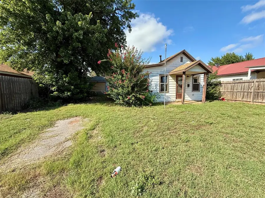 1709 Nowahy Avenue, Clinton, OK 73601 - Image #2