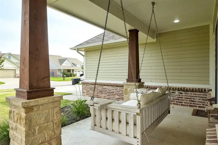 904 NE 21st Street, Moore, OK 73160 - Image #2