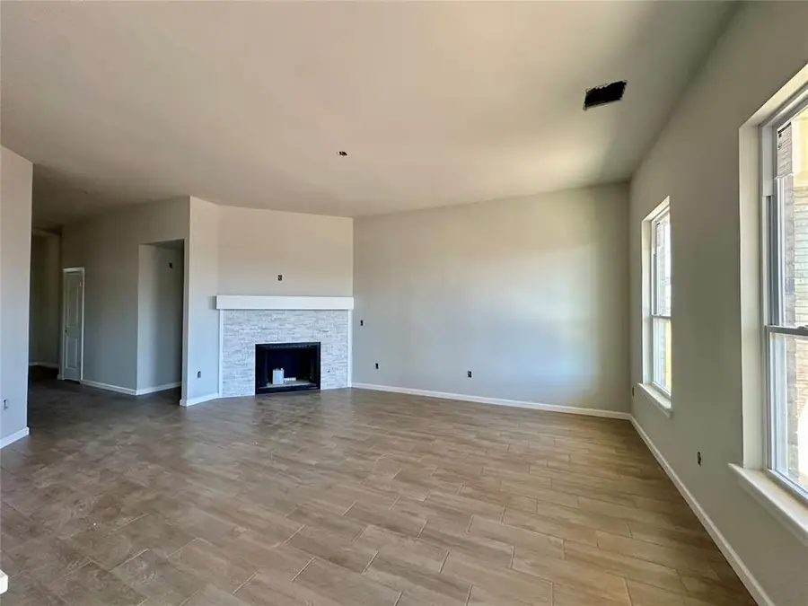 1016 Redwood Creek Drive, Yukon, OK 73099 - Image #2