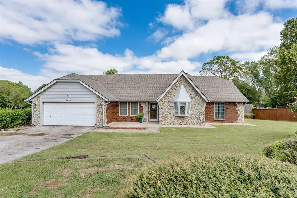 1885 E Sherwood Terrace, Mustang, OK 73064 - #1
