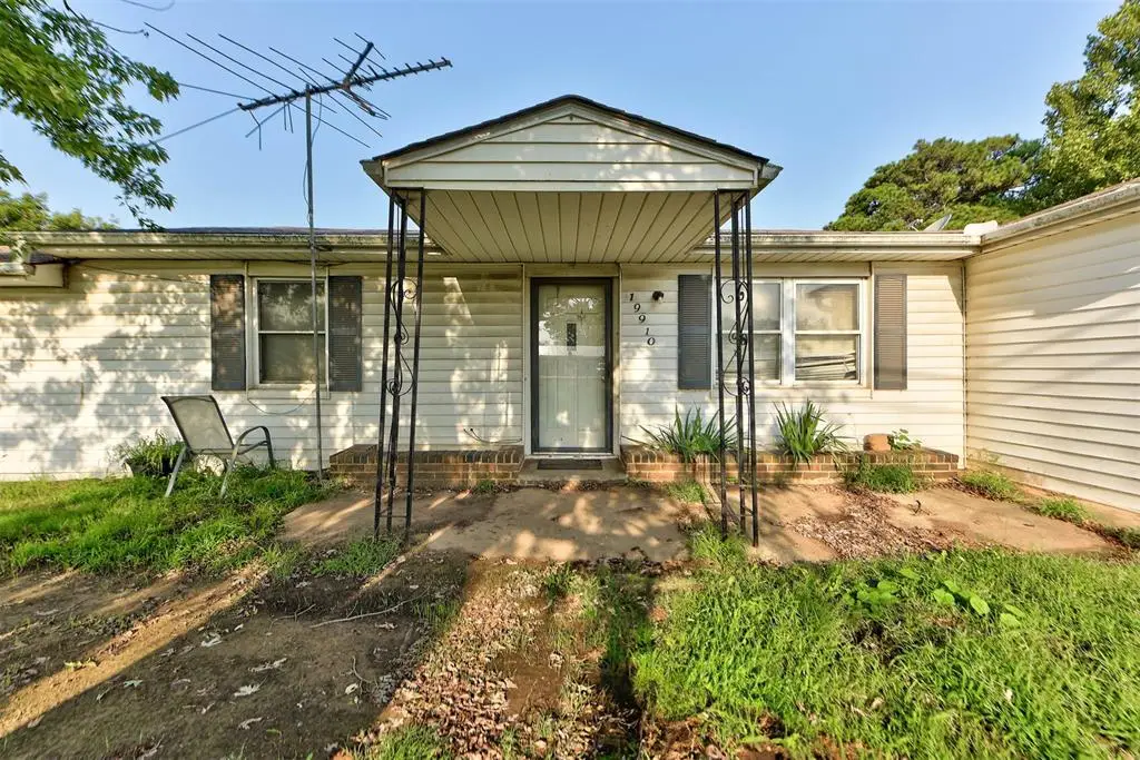 19910 Gordon Cooper Drive, Tecumseh, OK 74873 - Image #1