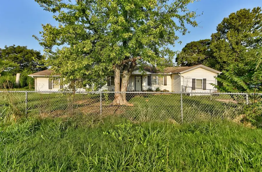 19910 Gordon Cooper Drive, Tecumseh, OK 74873 - Image #2