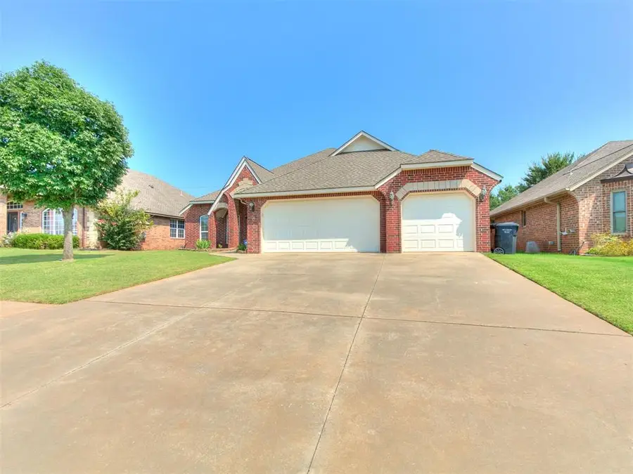 1612 Dorothy Drive, Moore, OK 73170 - Image #2